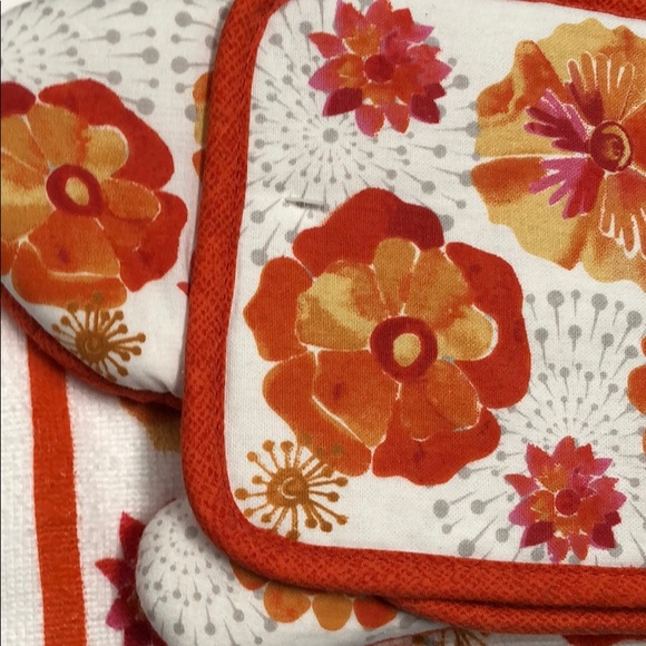 7 piece potholders & towel set orange flowers mitt - Picture 5 of 6